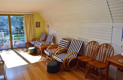Hat Head House | Paradise Corner - Bring your own linen.