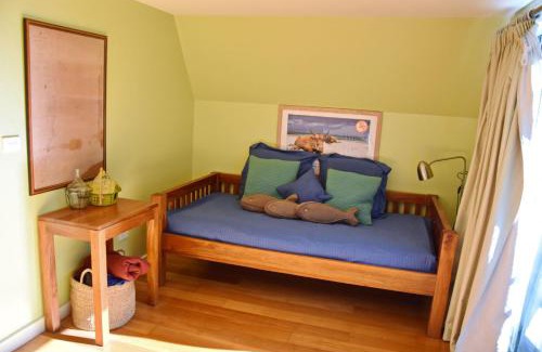 Hat Head House | Paradise Corner - Bring your own linen.