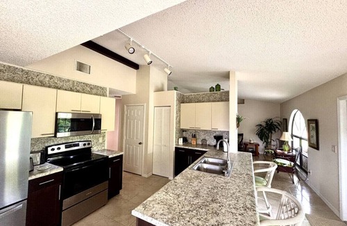 Sebastian Highlands House | Paradise Cove: 3 bedroom 2 Bath