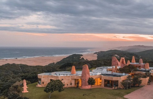 Wesley Villa | Paradise - Four Bedroom Villa, Sleeps 8