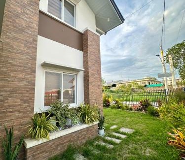 Bacolor Villa | Paradise Home Villa