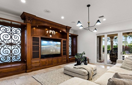 Wellington House | Paradise in Wellington; Luxury Elegant Pool home