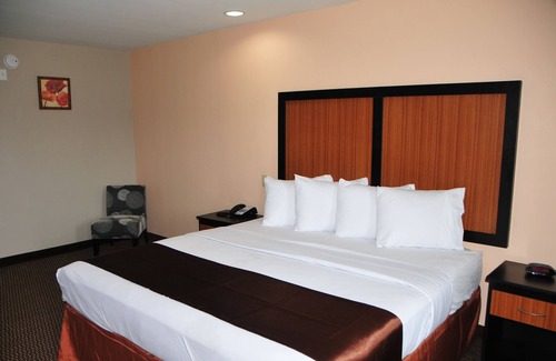 Baton Rouge Hotel | Paradise Inn & Suites