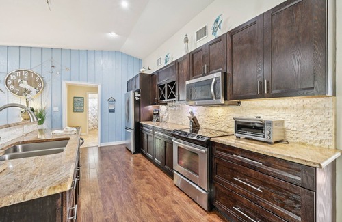 Trailer Estates House | Paradise Near IMG, AMI, SRQ - Heated Pool