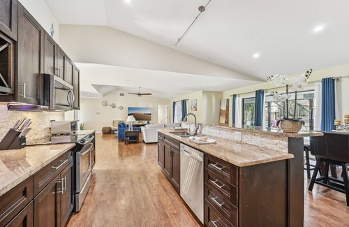 Trailer Estates House | Paradise Near IMG, AMI, SRQ - Heated Pool