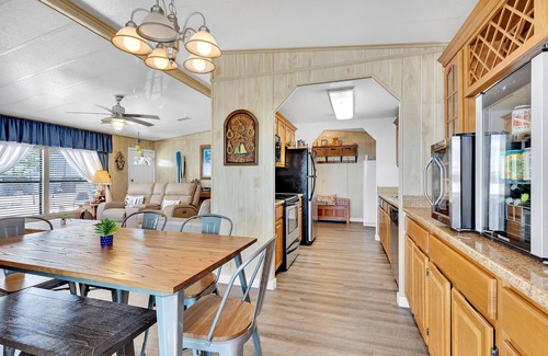 Cross Key Waterways House | Paradise on main canal with spectacular sunset