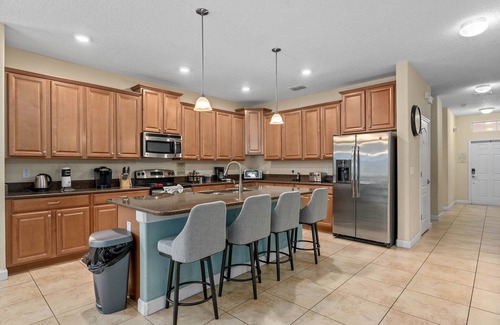 Lindfields Villa | Paradise Palms Resort 6 Bedroom, 5 Bath & Pool