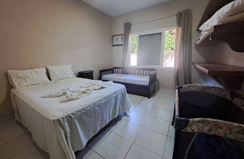 Caneca Fina House | Paradise Site Barbecue Swimming pool Fish pond