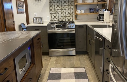 Livingston Cottage | Paradise Valley Guesthouse on Chicory Road