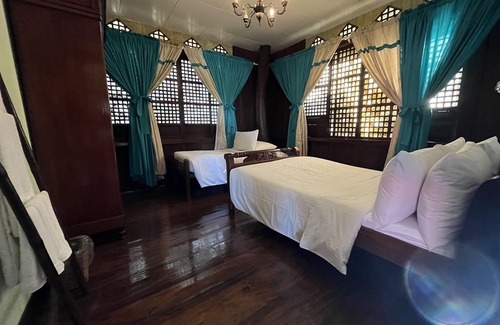 Taal Hotel | Paradores Del Castillo