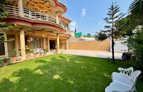 F-6 Sector House | Paramount Guest House F-6