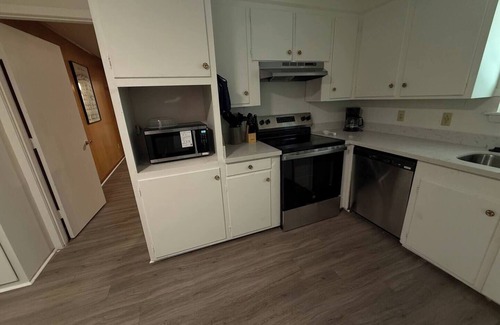 Tougaloo House | Parham Bridges 5 Bedroom 2 Bath