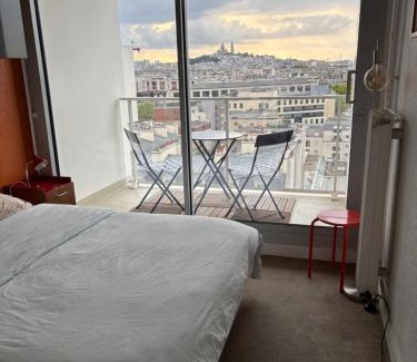 Combat House | Paris, belle vue, balcons