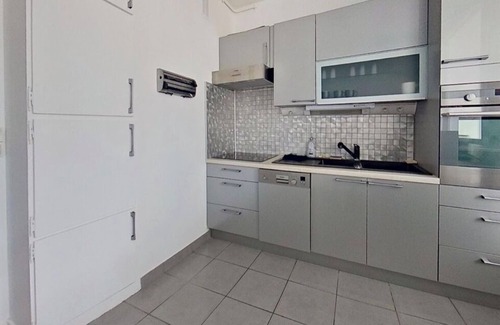 Chevilly-Larue Apartment | Paris is 2 stations away (M14)