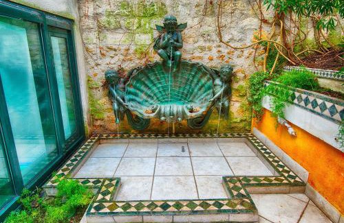 Clignancourt Apartment | Paris-Oasis "Since 2004"