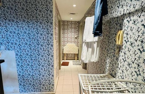 Deira Apartment | Parititon room near metro