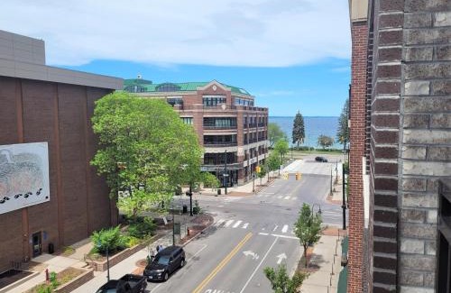 Traverse City House | Park 201 Downtown in the Heart of Traverse City
