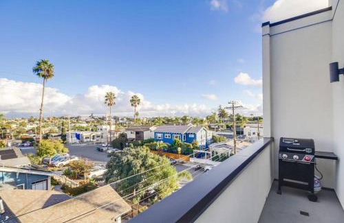 University Heights Apartment | Park Blvd Paradise 304 - New Construction with King Bed