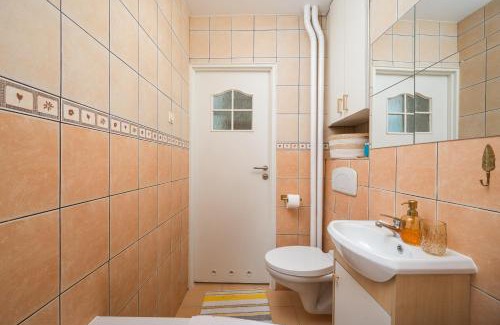 Brodno Apartment | Park Bródnowski Charming Studio by BookingHost