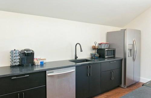 Crescent Hill House | Park Carriage House Rest & Explore with Hollyhock