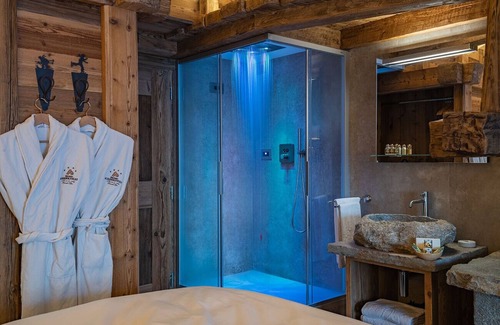 Teola Hotel | Park Chalet Village