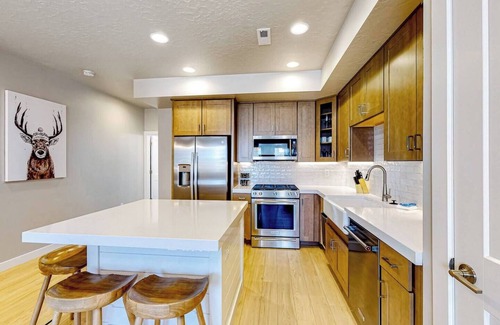 Park City House | Park City 3-bedroom/3-bath townhome, 15 mins to PCMR/DV, 40 mins to SLC airport