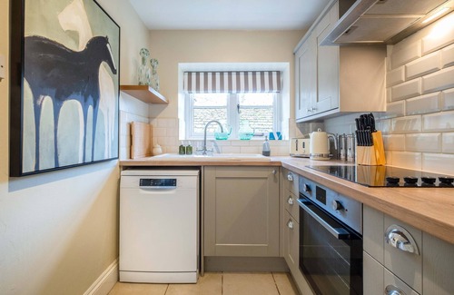 Glaston House | Park Cottage Summary: