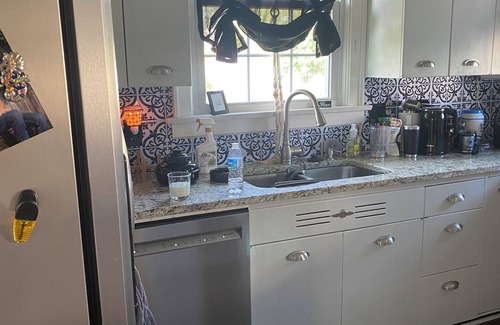 Macon House | Park, downtown, antiques, restaurants, all within walking distance. 1942 home.