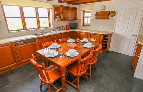 Haverfordwest House | PARK HALL COTTAGE, family friendly, with a garden in Solva