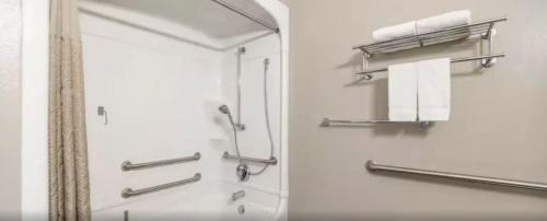 Grand Island Hotel | Park Inn by Radisson