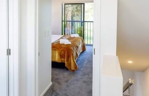 Upper Riccarton House | Park Views 1 Bed 1 Bath w/Carpark & Office Space