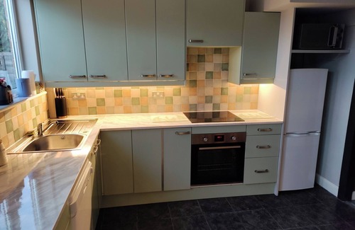 Bloxwich House | Parkdale-2 Bedroom House in Sheldon Birmingham