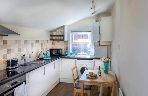 Salisbury Apartment | Parker House Summary: