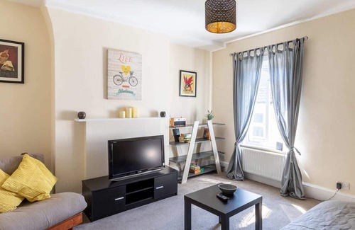 Salisbury Apartment | Parker House Summary: