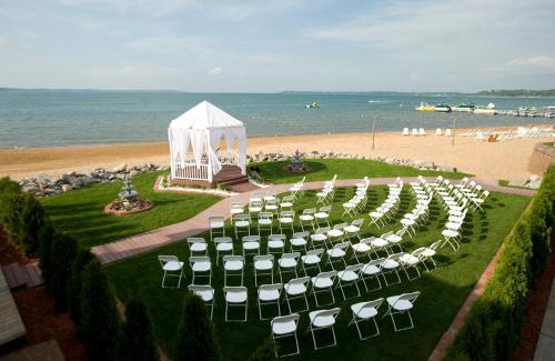 Traverse City Hotel | Parkshore Resort