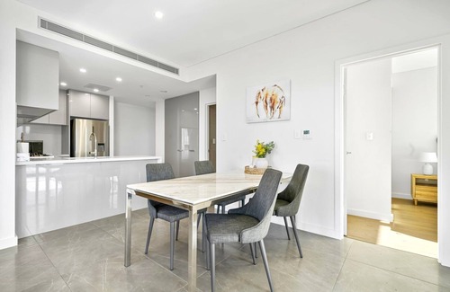 Macquarie Park Apartment | Parkside Haven Retreat Macquarie Park
