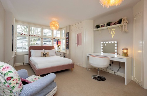 Mortlake House | Parkside Purity, by Veeve