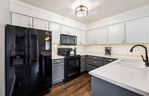 Fort Collins House | Parkside Retreat | 2 Suites, Office, Garage