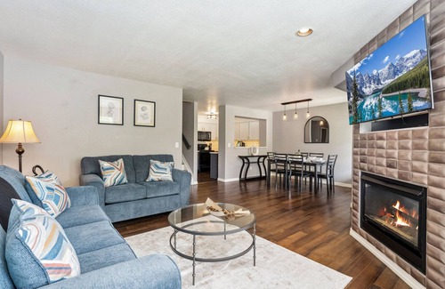 Fort Collins House | Parkside Retreat | 2 Suites, Office, Garage