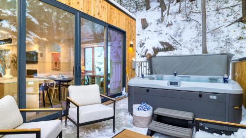 Summit Park House | Parkview Mountain House Luxury Ski Home w Hot Tub Near Trails Downtown