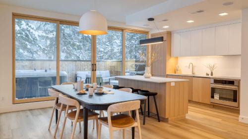 Summit Park House | Parkview Mountain House Luxury Ski Home w Hot Tub Near Trails Downtown