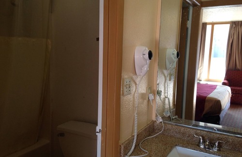 New Castle Hotel | Parkway Inn of Birmingham