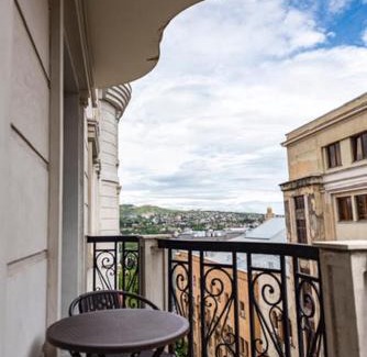 mtatsminda Apartment | Parliament on Rustaveli Studio