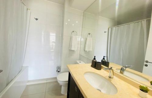 Yerbas Buenas Apartment | Parque Arauco - Clínica Alemana