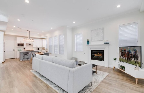 Pasadena House | Pasadena Home- Walking Dist. to Rose Bowl Parade