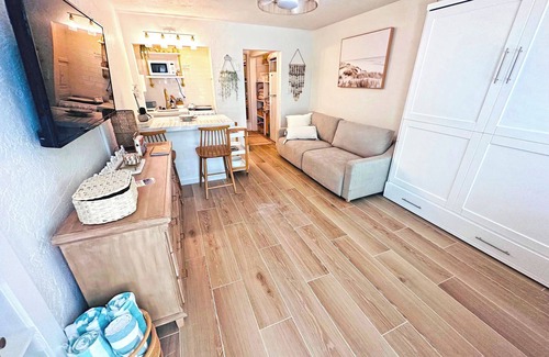 Pass-a-Grille Historic District Condo | Pass A Grille Gulf Way Beachfront 10