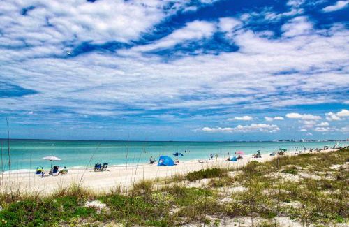 Pass-a-Grille Historic District House | Pass a grille Gulf Way Beachfront 13