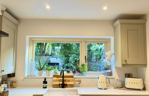 Steeple Aston House | Pass the Keys | Boho Chic Cottage & Wild Garden nr Soho Farmhouse