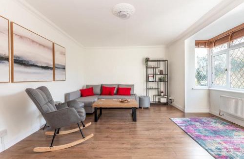 Abbey Wood House | Pass the Keys Bright Spacious 4BR House Elizabeth Line