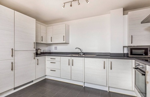 Chichester Apartment | Pass the Keys | Central Modern Flat with Parking